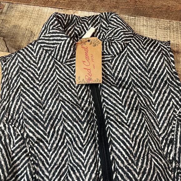 Red Camel | NEW Women's Black Cream Heritage Print Pockets Quilted Vest Sz S - Picture 2 of 4